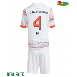 Bayern Munich Jonathan Tah #4 Bortaställ Barn 2025-26 Kortärmad (+ Korta byxor)